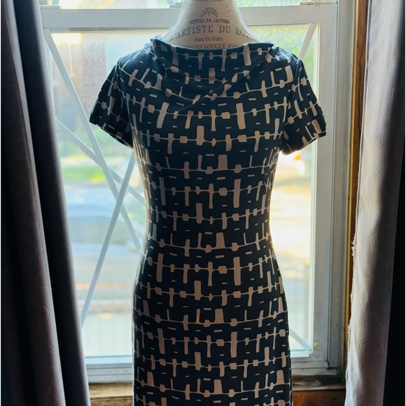 2009 Banana Republic gray nylon, spandex blend size 4 dress geometric design - Picture 4 of 14